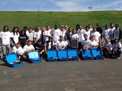 Время действовать солнечные чемоданы в Африку!