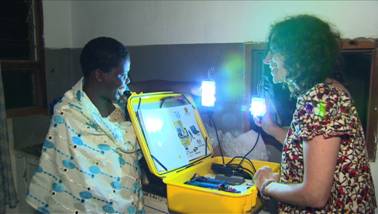 Время действовать Солнечный комплект в африканской больнице