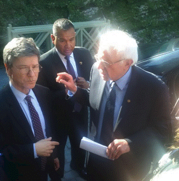 Название: Благословение светом - описание: Американский экономист Джеффри Сакс и сенатор Берни Сандерс на 25-й Годовщине «Centesimus Annus», в Ватикане, Рим, 15 апреля 2016.