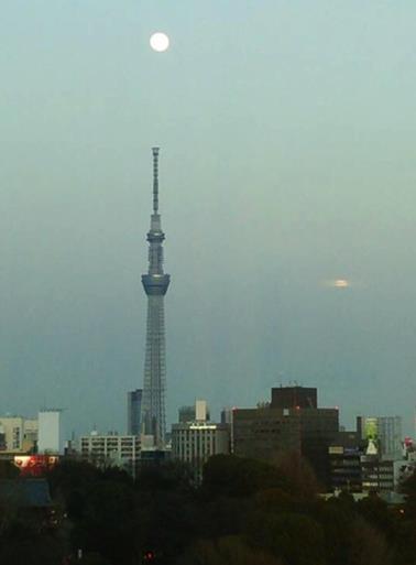 Описание: D:\Игорь-1\00-Сайт КБК\2016-08\July _ August 2016 issue_files\medi.201607_ufo_tokyo.jpg