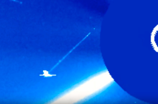 Описание: Share International November 2016 images, On 21 September 2016, NASA’s Solar and Heliospheric Observatory (SOHO) photographed a very large object near the sun that appeared to be emitting an energy beam.
